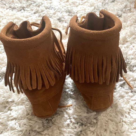 Minnetonka fringe boot NWOT women’s size 7 - Picture 3 of 5